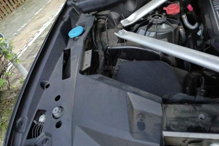 Used BMW X5 2020 xDrive30i M Sport Package Engine Bay Right
