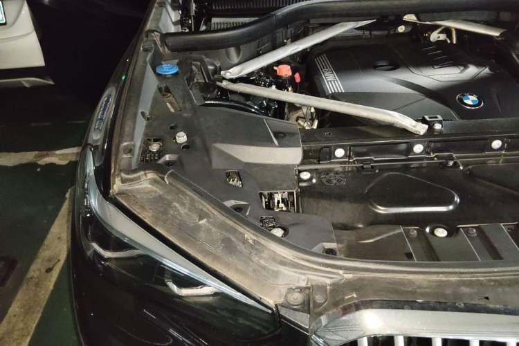Used BMW X5 2020 xDrive30i M Sport Package Engine Bay Right