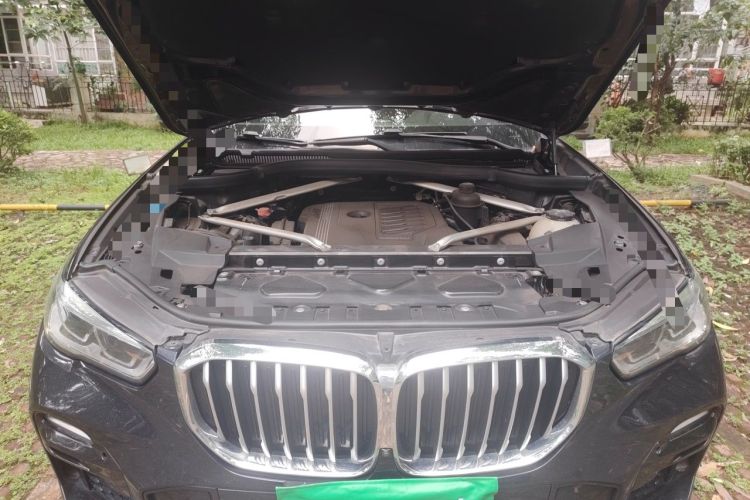 Used BMW X5  Engine Bay