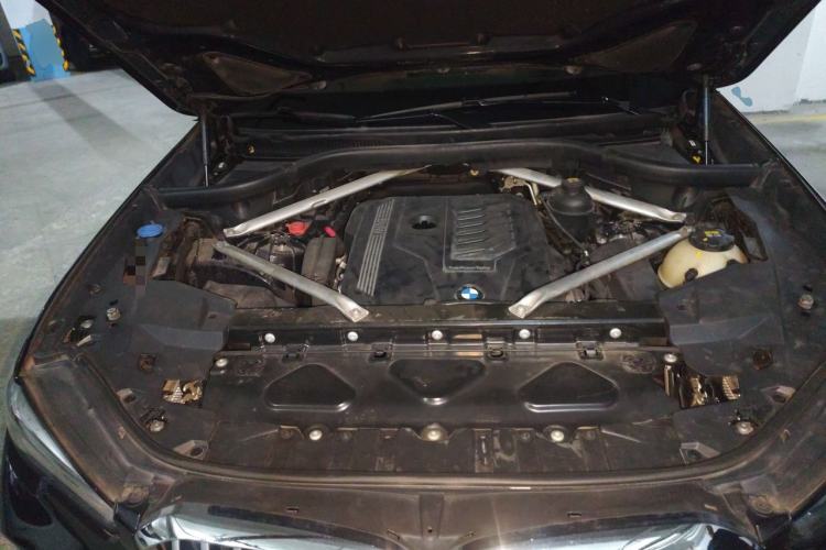 Used BMW X5 2020 xDrive40i Luxury Model with M Sport Package Engine Bay
