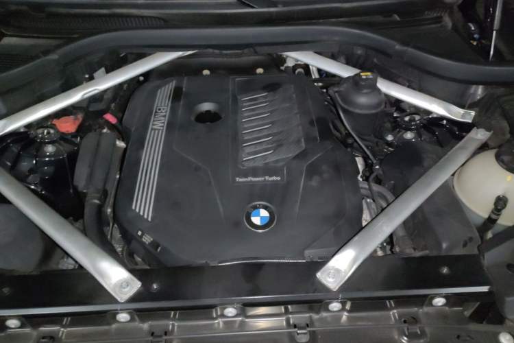 Used BMW X5 2020 xDrive40i M Sport Package Engine Bay