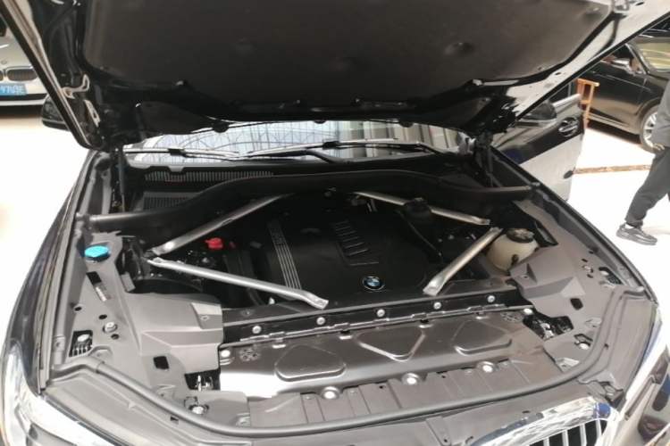 Used BMW X5 2020 xDrive40i Luxury Model with M Sport Package Engine Bay