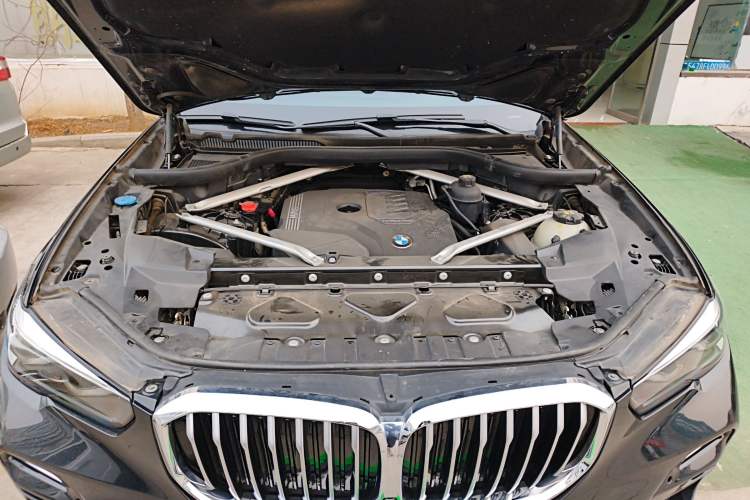 Used BMW X5 2020 xDrive30i M Sport Package Engine Bay