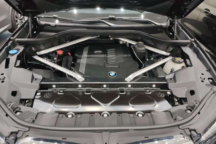 Used BMW X5 2020 xDrive40i M Sport Package Engine Bay
