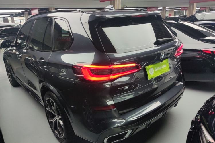 Used BMW X5 2020 xDrive40i Luxury Model with M Sport Package Exterior 2