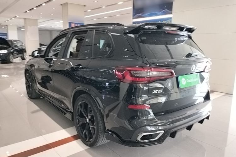 Used BMW X5 2020 xDrive40i Luxury Model with M Sport Package Exterior 2
