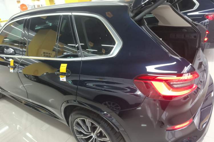 Used BMW X5 2020 xDrive40i M Sport Package Exterior 3
