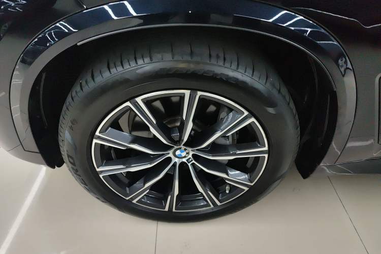 Used BMW X5 2020 xDrive40i M Sport Package Exterior 3
