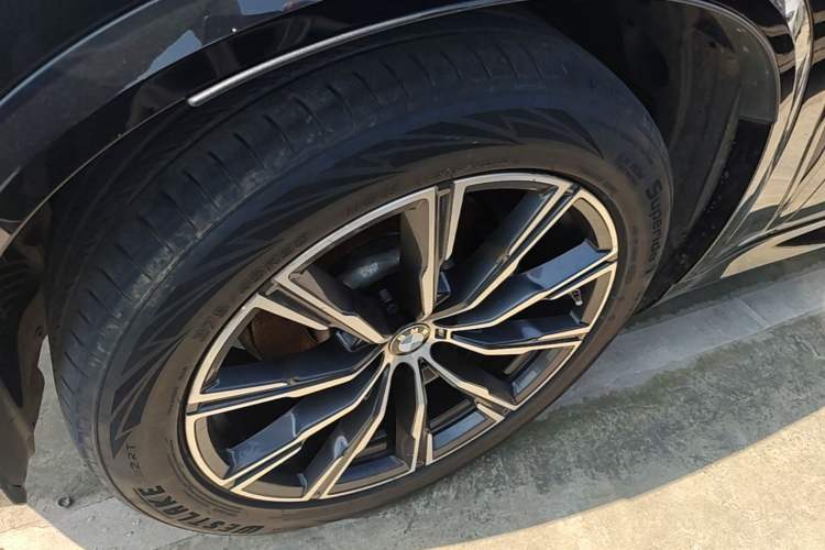 Used BMW X5 2020 xDrive30i M Sport Package Exterior 4