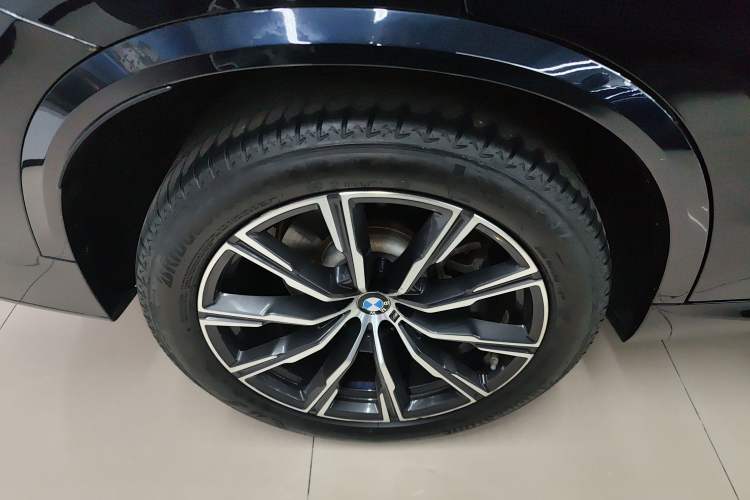 Used BMW X5 2020 xDrive40i M Sport Package Exterior 4