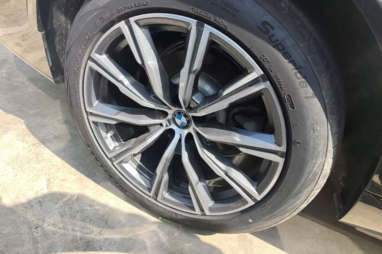 Used BMW X5 2020 xDrive30i M Sport Package Exterior 5