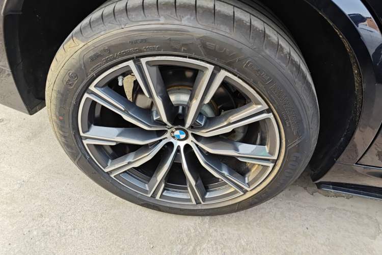 Used BMW X5 2020 xDrive30i M Sport Package Exterior 5