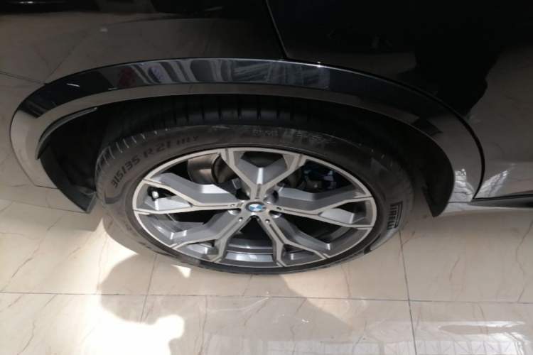 Used BMW X5 2020 xDrive40i Luxury Model with M Sport Package Exterior 5