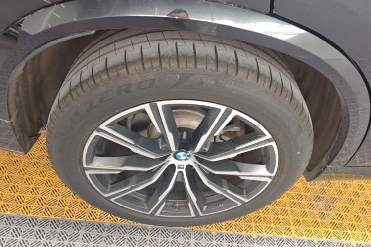 Used BMW X5 2020 xDrive30i M Sport Package Exterior 5