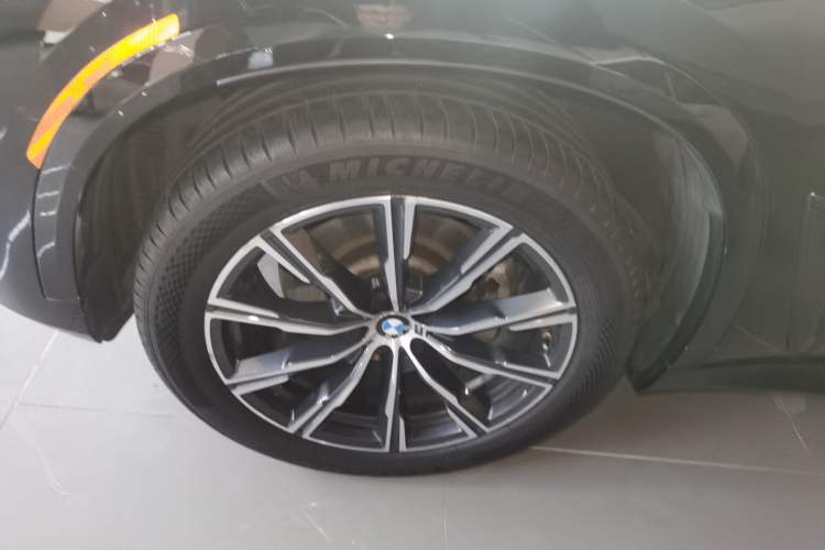 Used BMW X5 2020 xDrive30i M Sport Package Exterior 7