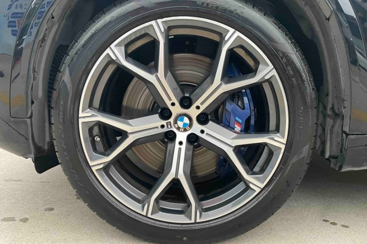 Used BMW X5 2020 xDrive40i Luxury Model with M Sport Package Exterior 8