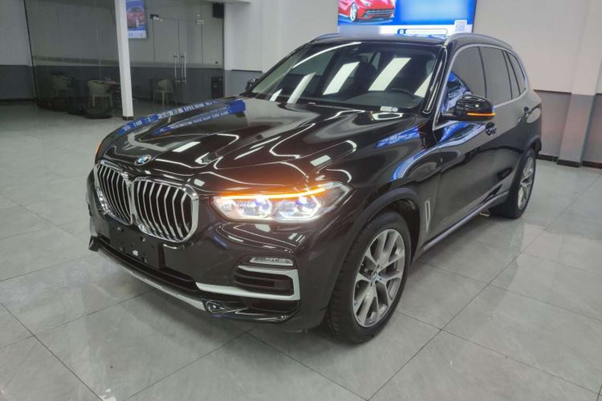 Used BMW X5 2020 xDrive30i X Design Package Front Left 45 Deg