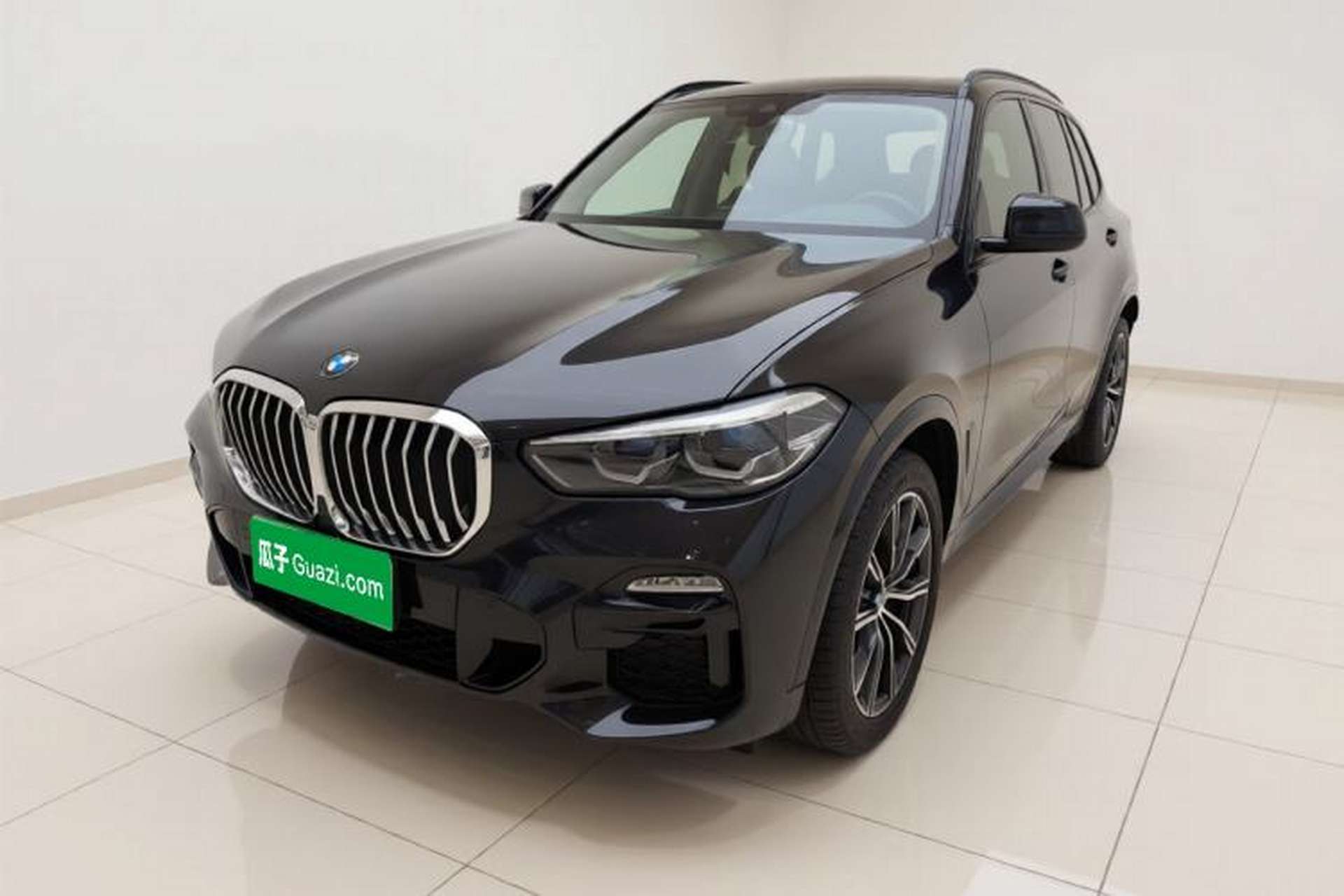 Used BMW X5 2020 xDrive30i M Sport Package Front Left 45 Deg