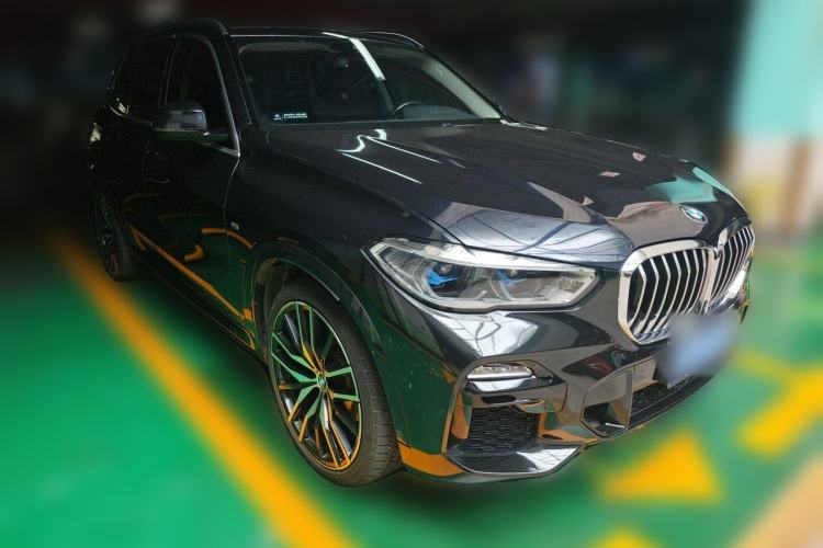 Used BMW X5 2020 xDrive40i M Sport Package Front Right 45 Deg