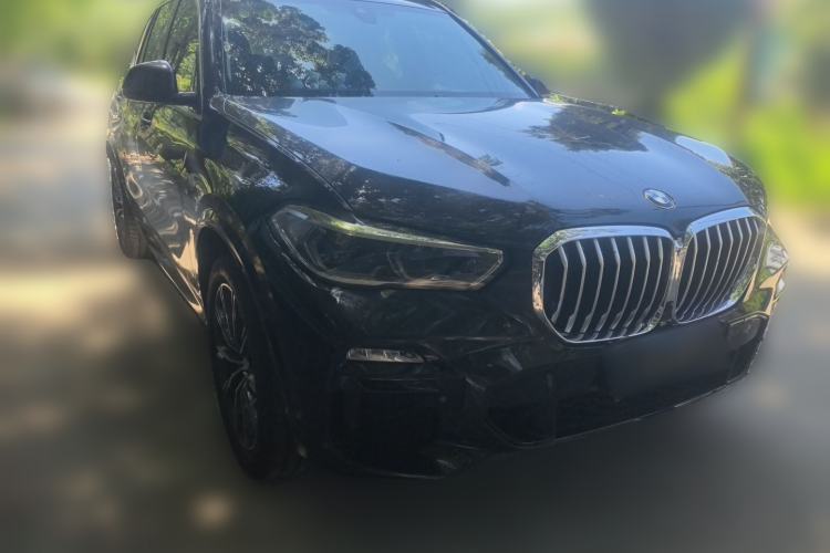 Used BMW X5 2020 xDrive30i M Sport Package Front Right 45 Deg