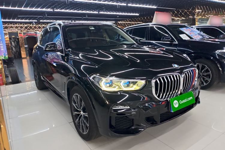 Used BMW X5 2020 xDrive40i M Sport Package Front Right 45 Deg