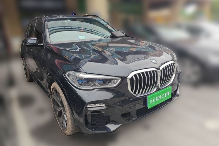 Used BMW X5 2020 xDrive40i Luxury Model with M Sport Package Front Right 45 Deg