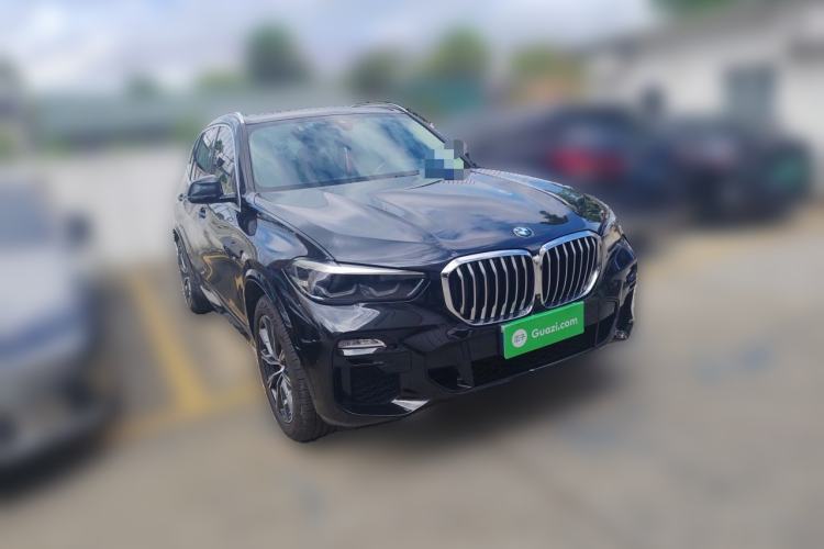 Used BMW X5 2020 xDrive30i M Sport Package Front Right 45 Deg