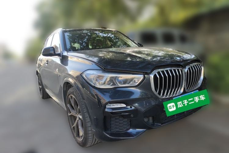 Used BMW X5 2020 xDrive40i Luxury Model with M Sport Package Front Right 45 Deg