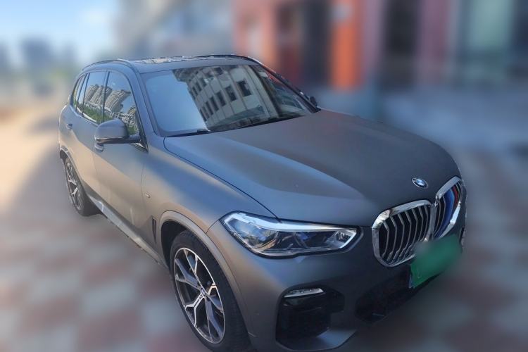 Used BMW X5 2020 xDrive40i Luxury Model with M Sport Package Front Right 45 Deg