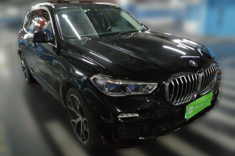 Used BMW X5 2020 xDrive40i M Sport Package Front Right 45 Deg