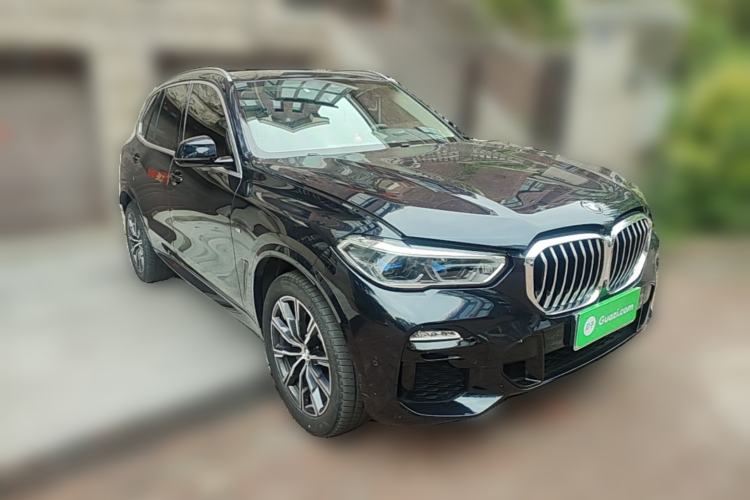Used BMW X5 2020 xDrive40i M Sport Package Front Right 45 Deg