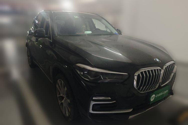 Used BMW X5 2020 xDrive30i X Design Package Front Right 45 Deg