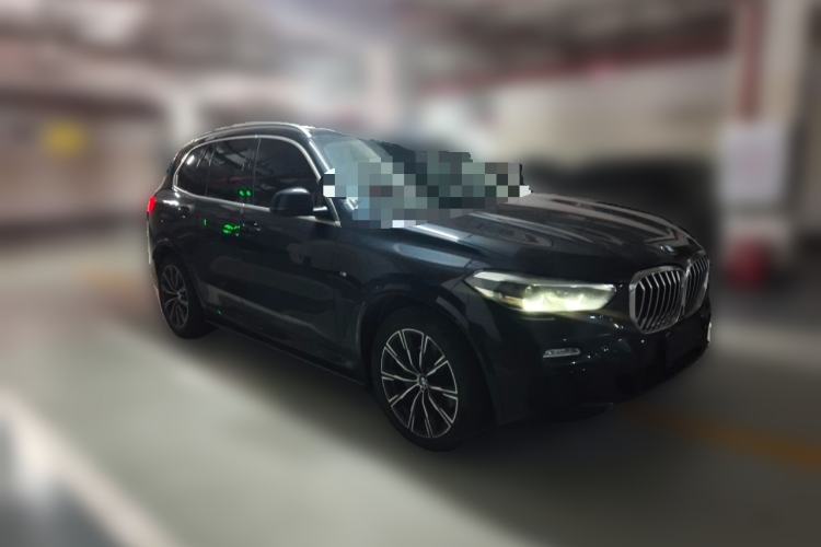 Used BMW X5 2020 xDrive30i M Sport Package Front Right 45 Deg