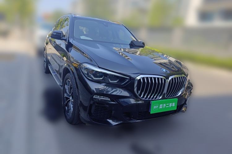 Used BMW X5 2020 xDrive30i M Sport Package Front Right 45 Deg
