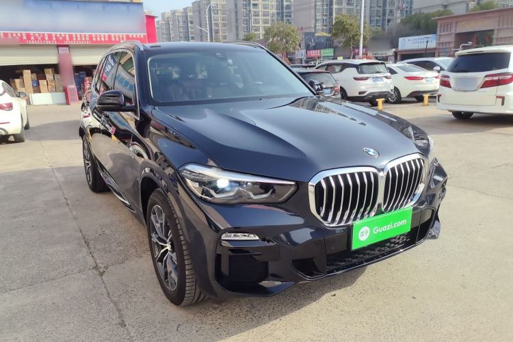 Used BMW X5 2020 xDrive30i M Sport Package Front Right 45 Deg