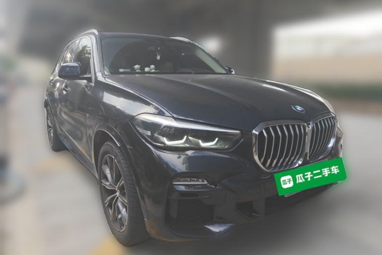 Used BMW X5 2020 xDrive30i M Sport Package Front Right 45 Deg