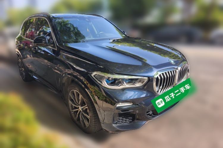 Used BMW X5 2020 xDrive30i M Sport Package Front Right 45 Deg