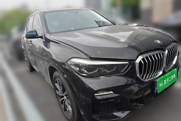Used BMW X5 2020 xDrive30i M Sport Package Front Right 45 Deg