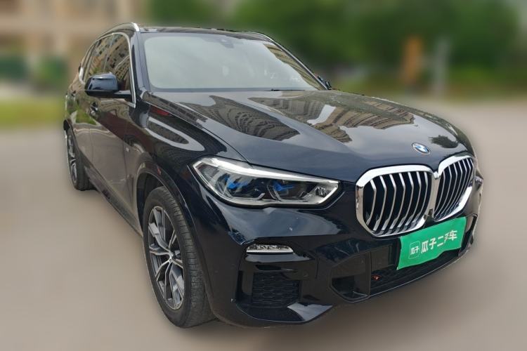 Used BMW X5 2020 xDrive40i M Sport Package Front Right 45 Deg
