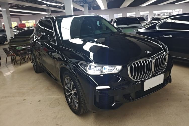 Used BMW X5 2020 xDrive40i M Sport Package Front Right 45 Deg