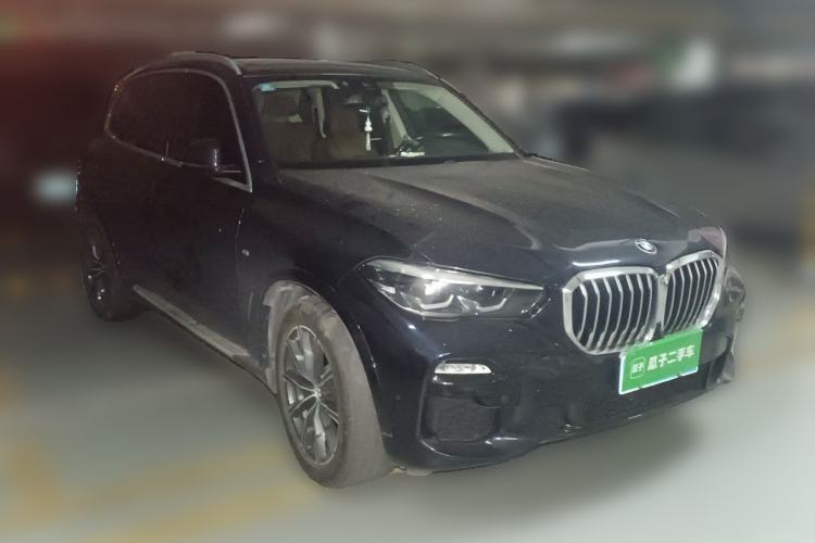 Used BMW X5 2020 xDrive30i M Sport Package Front Right 45 Deg