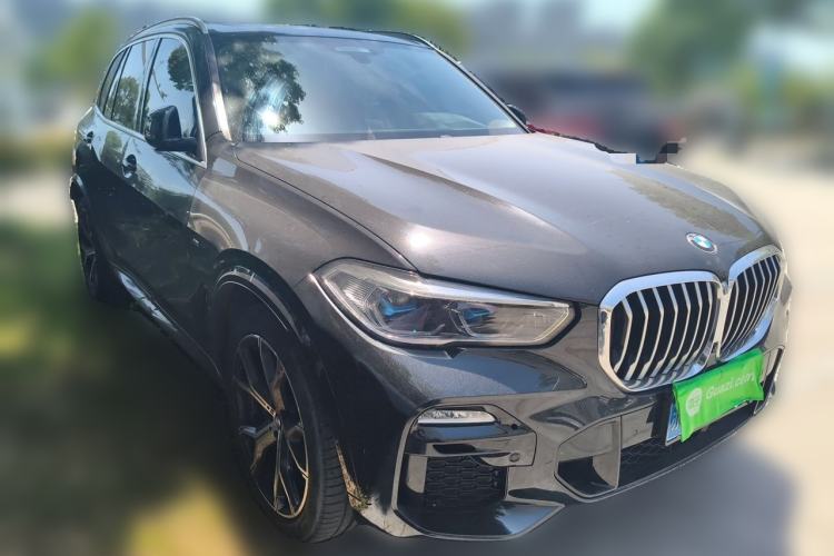 Used BMW X5 2020 xDrive40i Luxury Model with M Sport Package Front Right 45 Deg