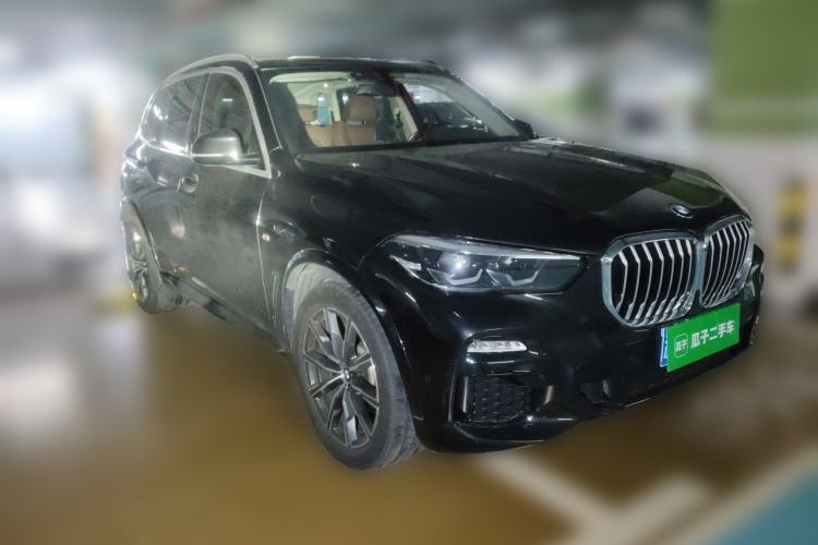 Used BMW X5 2020 xDrive30i M Sport Package Front Right 45 Deg