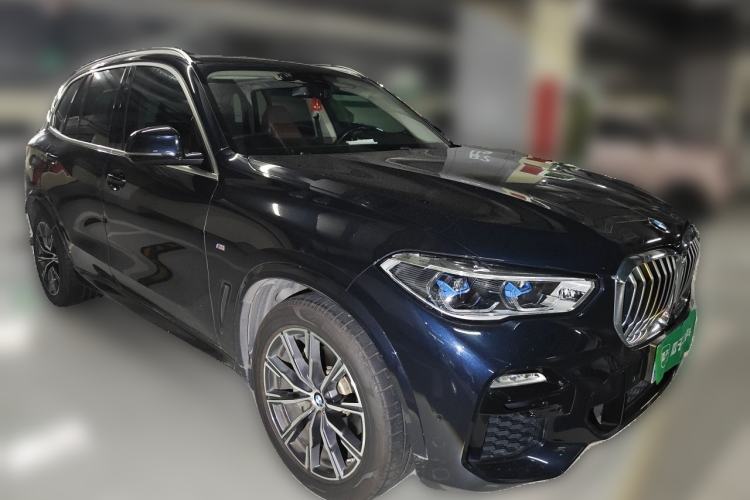 Used BMW X5 2020 xDrive40i M Sport Package Front Right 45 Deg