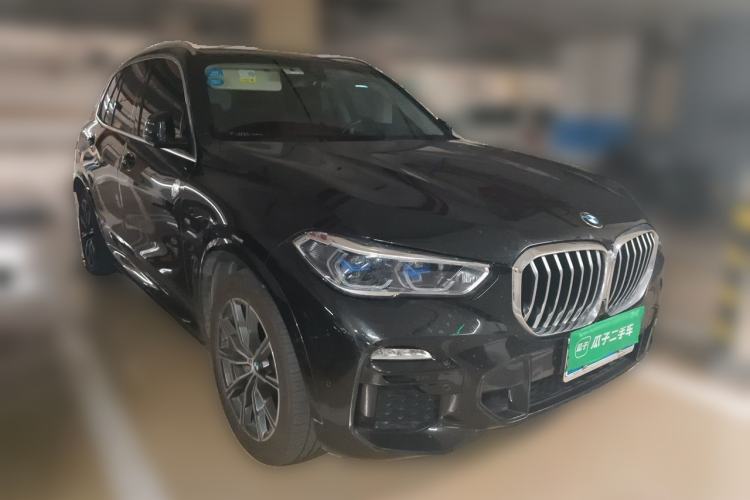 Used BMW X5 2020 xDrive40i M Sport Package Front Right 45 Deg