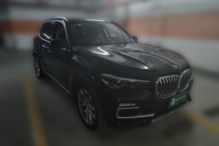 Used BMW X5 2020 xDrive30i X Design Package Front Right 45 Deg