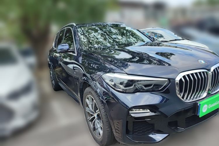 Used BMW X5 2020 xDrive30i M Sport Package Front Right 45 Deg