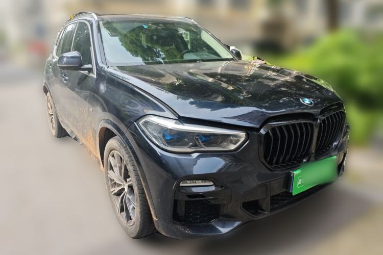 Used BMW X5 2020 xDrive40i M Sport Package Front Right 45 Deg