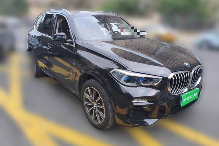 Used BMW X5 2020 xDrive30i M Sport Package Front Right 45 Deg