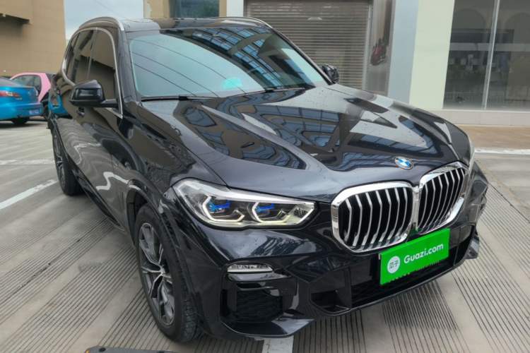 Used BMW X5 2020 xDrive40i M Sport Package Front Right 45 Deg